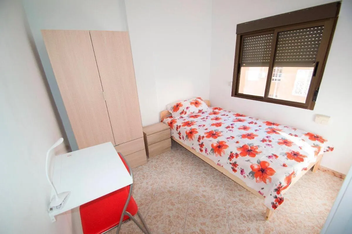 Zapillomotril Daire Almería 0*,  İspanya
