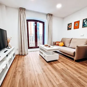 Tiendas 8 Apartment